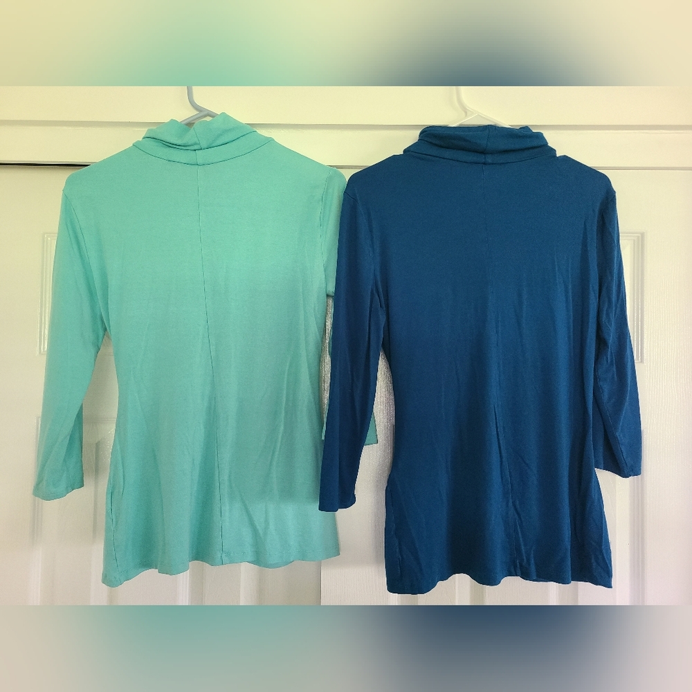 2 NY & Co long sleeve runched keyhole tops sz M - Picture 4 of 5